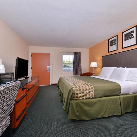 Media Inn & Suites Экстерьер фото