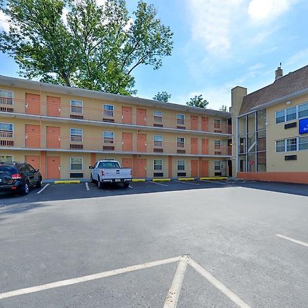 Media Inn & Suites Экстерьер фото