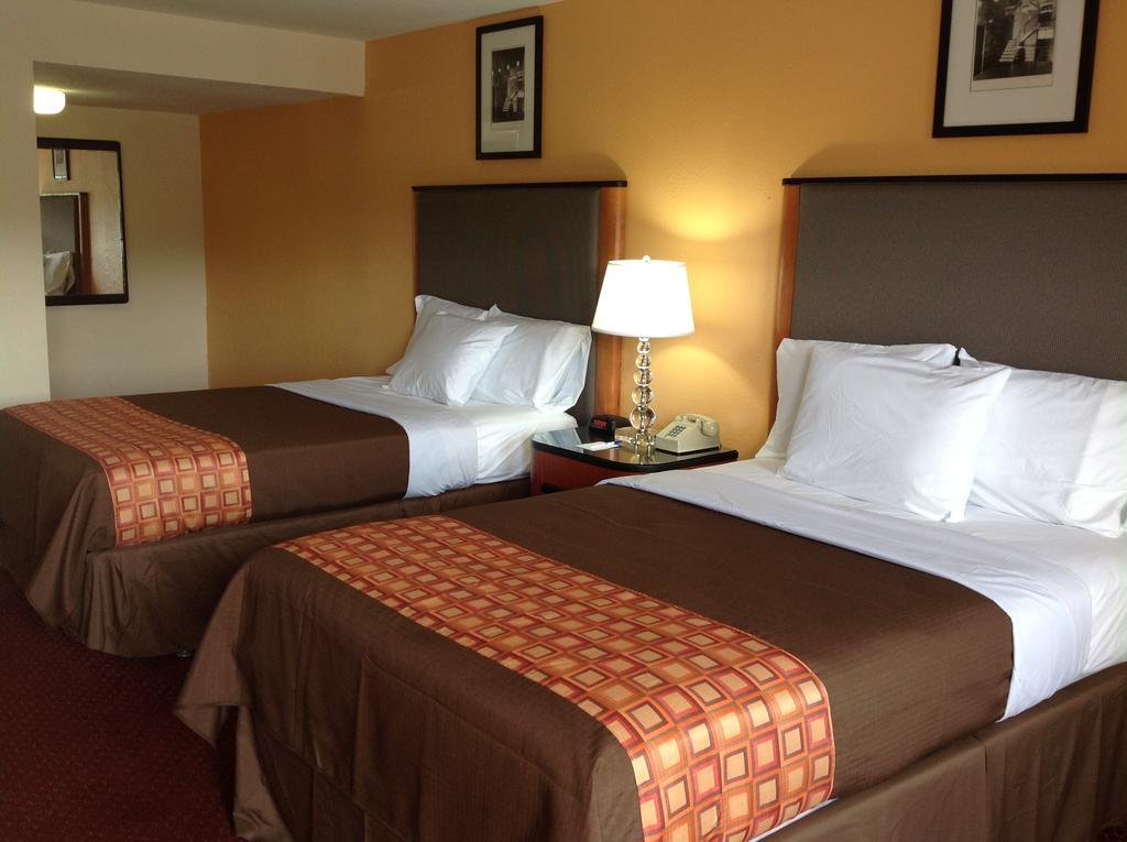 Media Inn & Suites Экстерьер фото